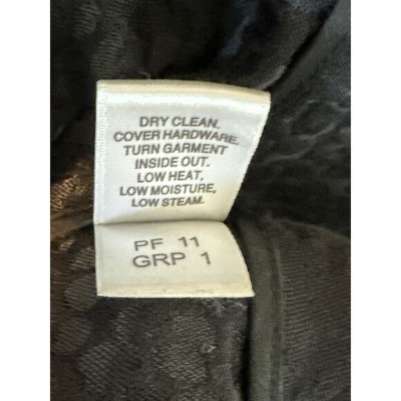 St John Embossed Textured Blazer Jacket Zip Front 1/2 Sleeve Pockets Black Sz 10 - Picture 15 of 15